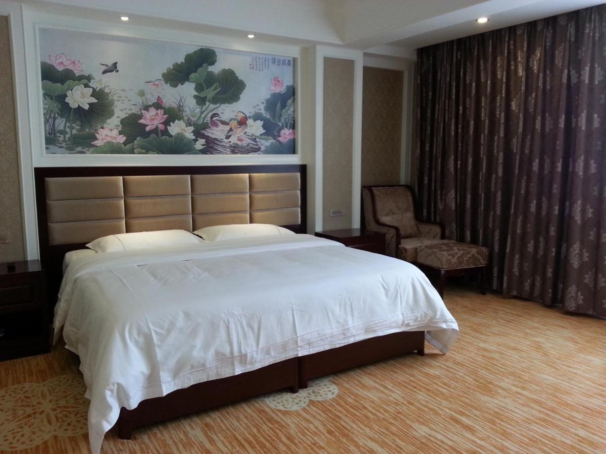 New West Street Hotel - Grand Wing Яншуо Номер фото
